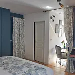 Le Boudoir 3* تروي